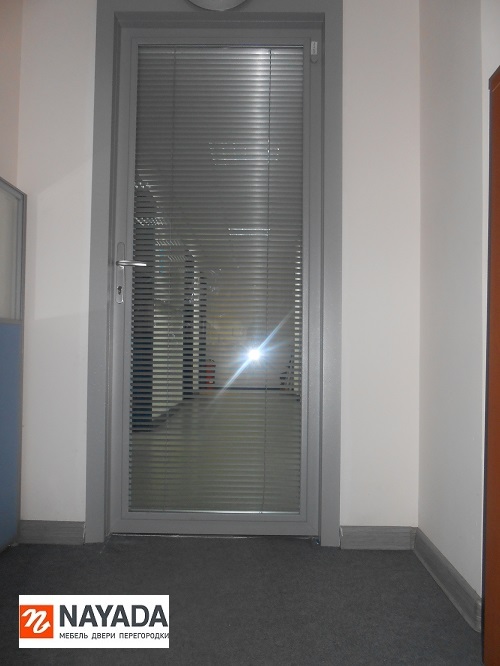 Фото Дверь NAYADA Vitrage – оптимальное решение для офисов