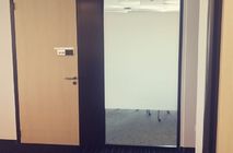 Офис будущего: стационарные перегородки и двери от компании NAYADA