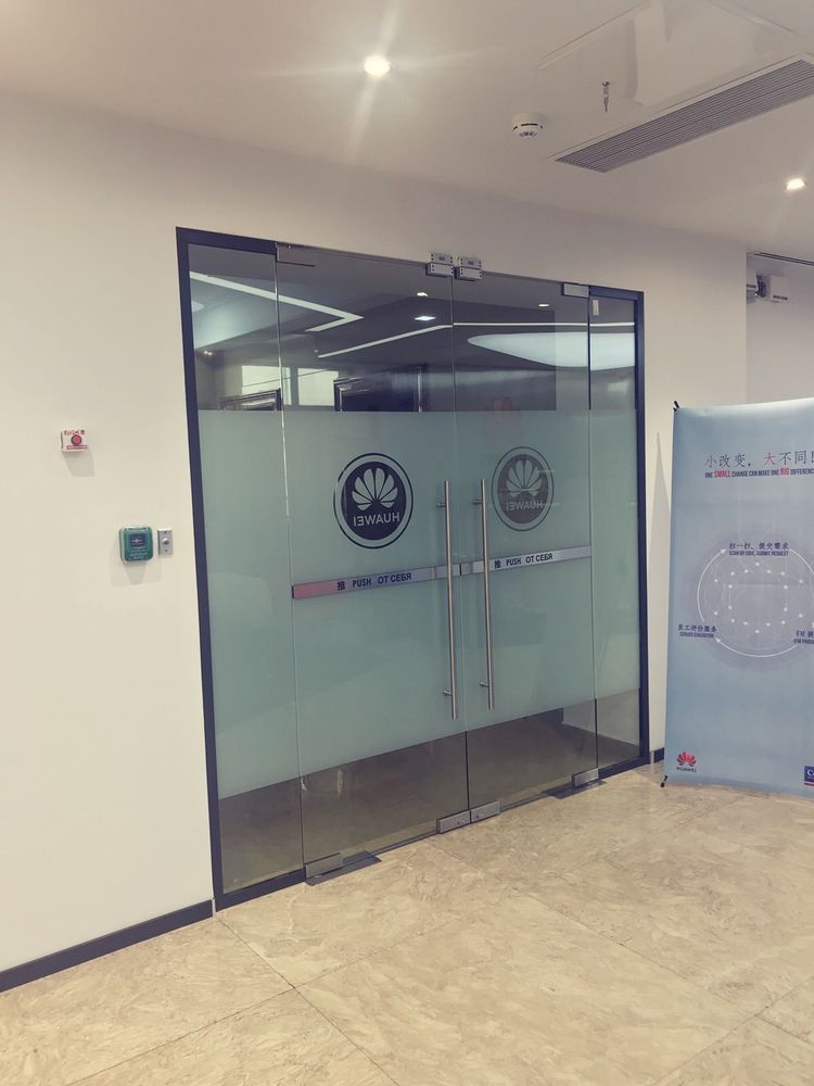 Фото Офис будущего: стационарные перегородки и двери от компании NAYADA