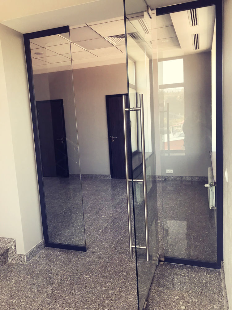 Фото Перегородки NAYADA Cristal для нового бизнес центра