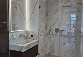 Прозрачная роскошь: когда душ становится архитектурным акцентом