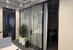 NAYADA создала в Esentai City «стеклянный» офис с характером